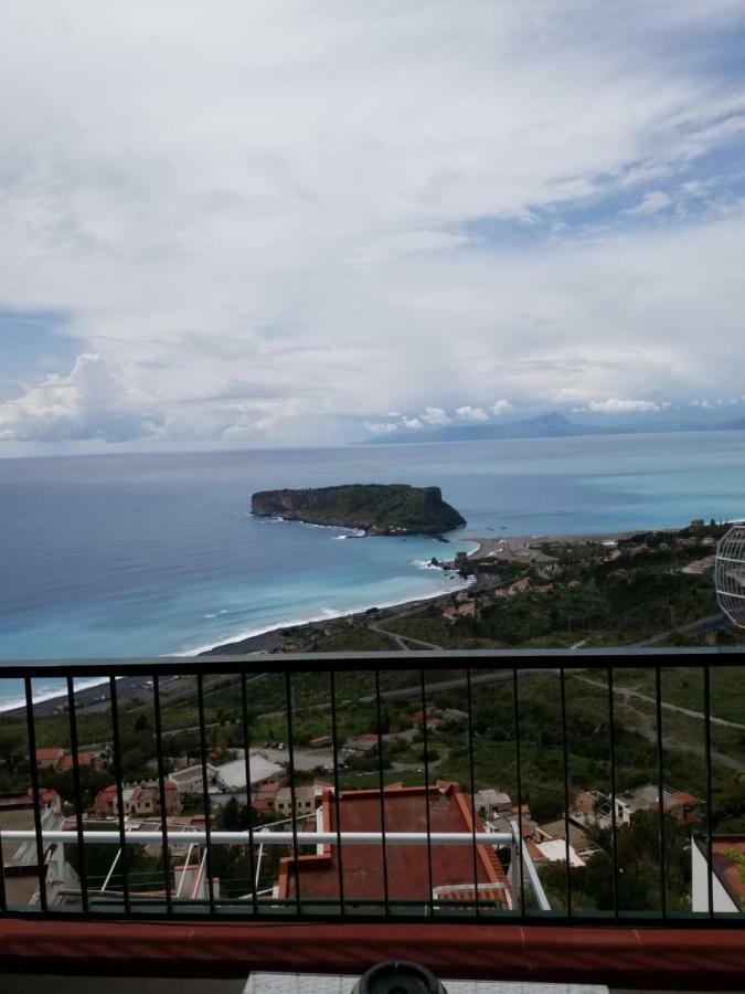 サン・ニコーラ・アルチェッラ La Terrazza Sull Isola Di Dinoヴィラ エクステリア 写真