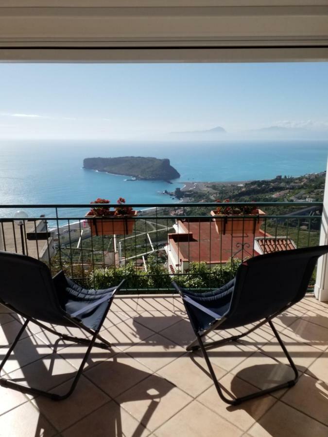 サン・ニコーラ・アルチェッラ La Terrazza Sull Isola Di Dinoヴィラ エクステリア 写真