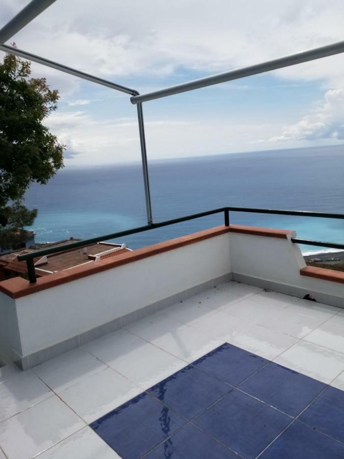 サン・ニコーラ・アルチェッラ La Terrazza Sull Isola Di Dinoヴィラ エクステリア 写真